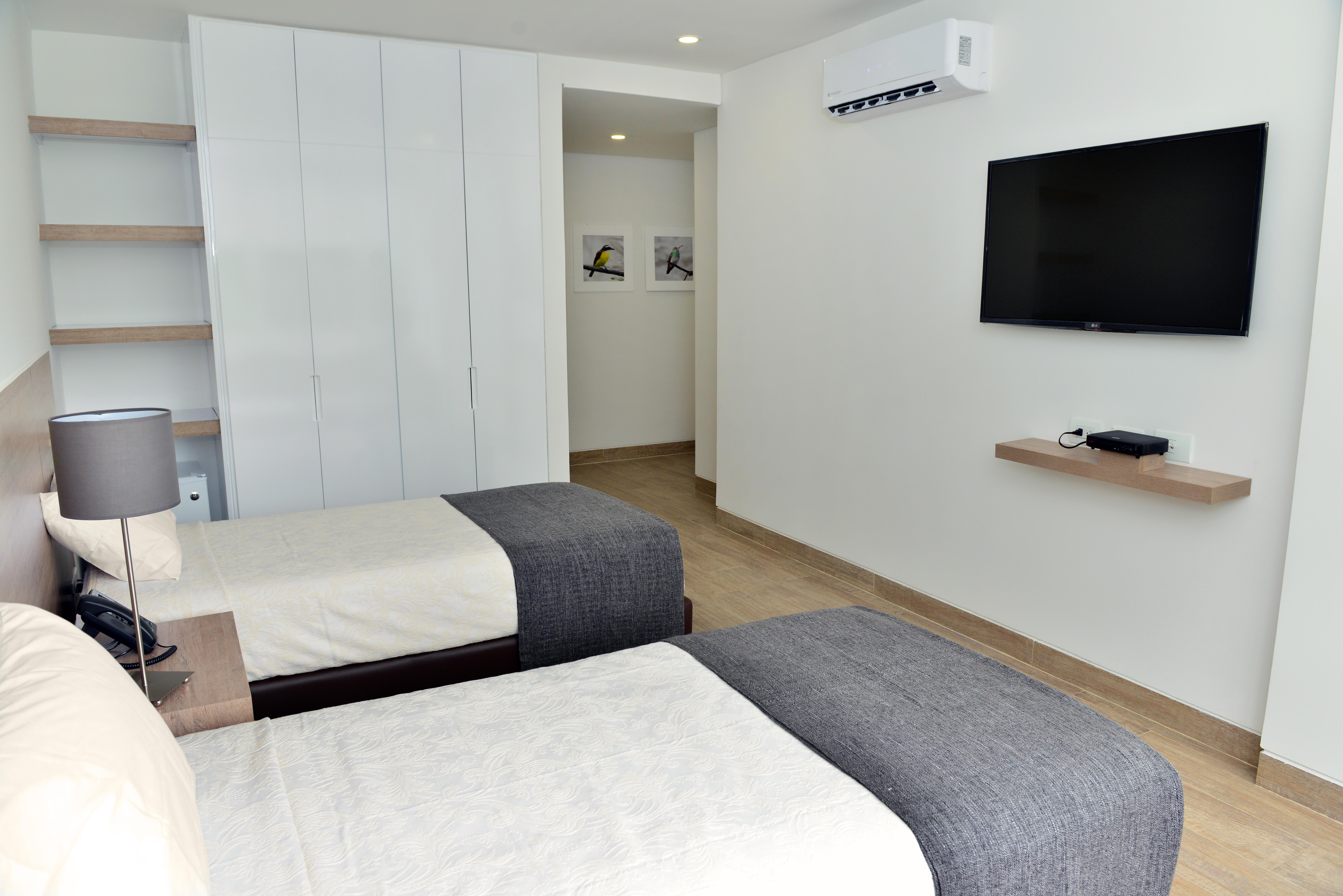 Park V Hotel & Suites Cali Bagian luar foto