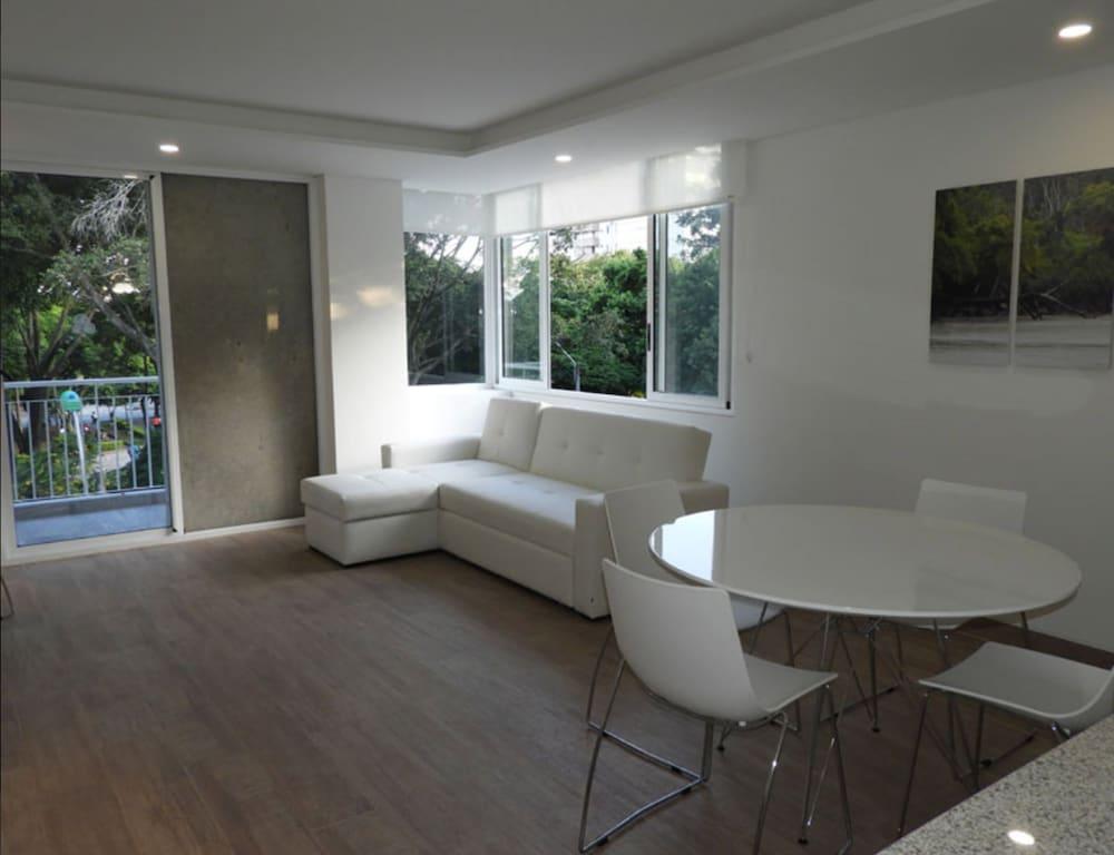 Park V Hotel & Suites Cali Bagian luar foto