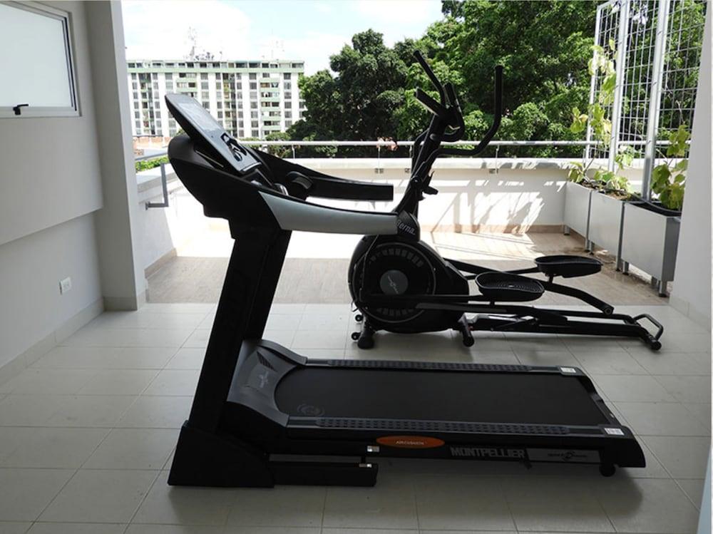 Park V Hotel & Suites Cali Bagian luar foto