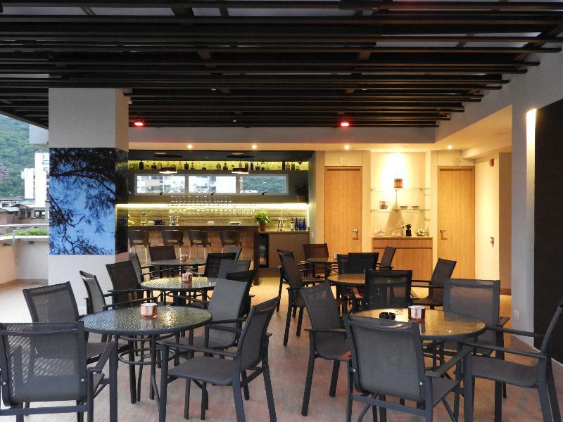 Park V Hotel & Suites Cali Bagian luar foto