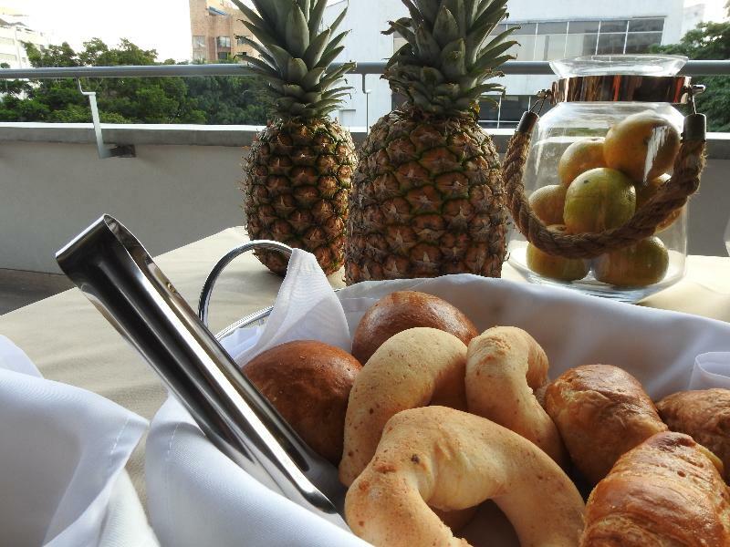 Park V Hotel & Suites Cali Bagian luar foto