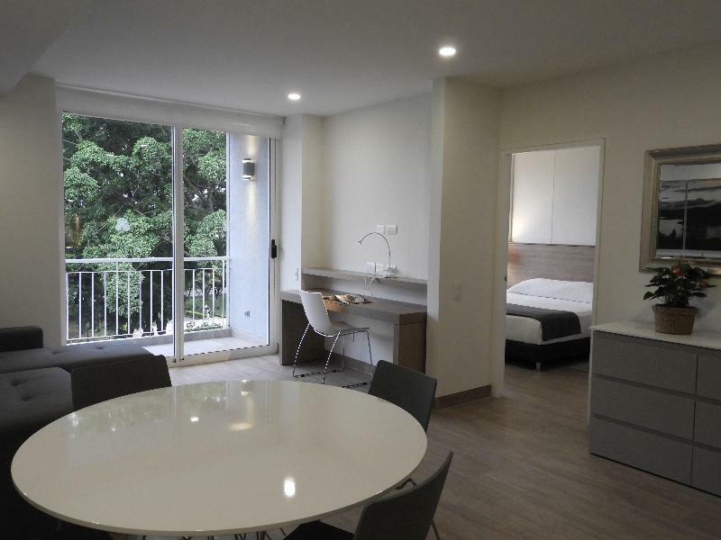 Park V Hotel & Suites Cali Bagian luar foto